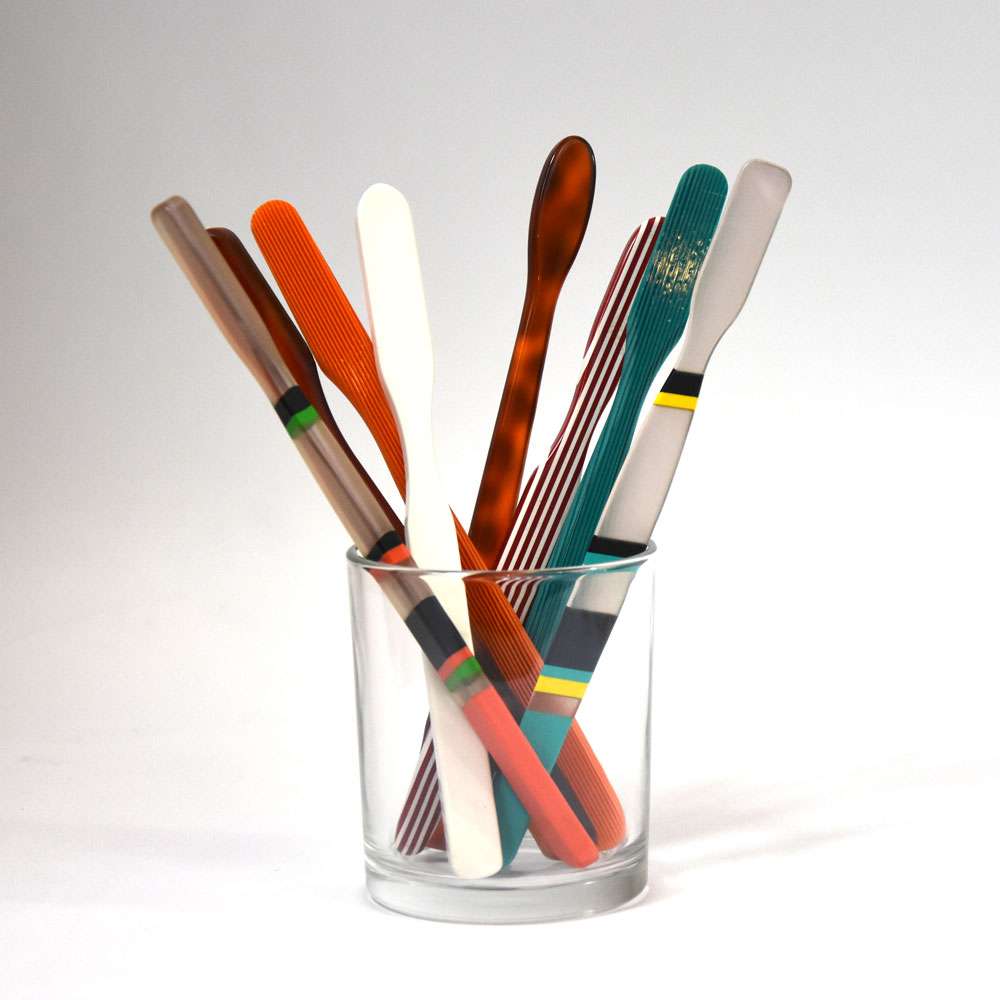 5 reasons to include wooden toothbrushes in your catalogue