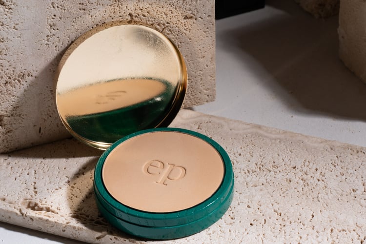compact-luxury-packaging
