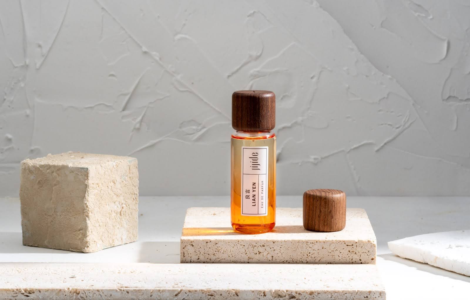Design packaging perfume with sustainable materials: guide for brands