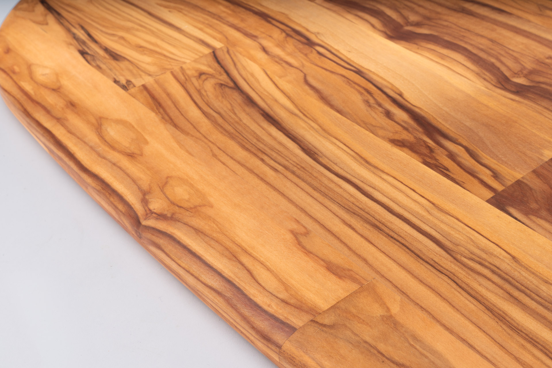 are-wooden-cutting-boards-safe