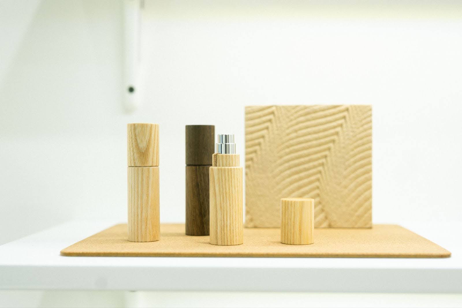 refillable cosmetic packaging